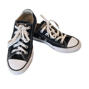 Converse Chuck Taylor All Star Youth Size 13.5 Low OX Sneaker Black/White